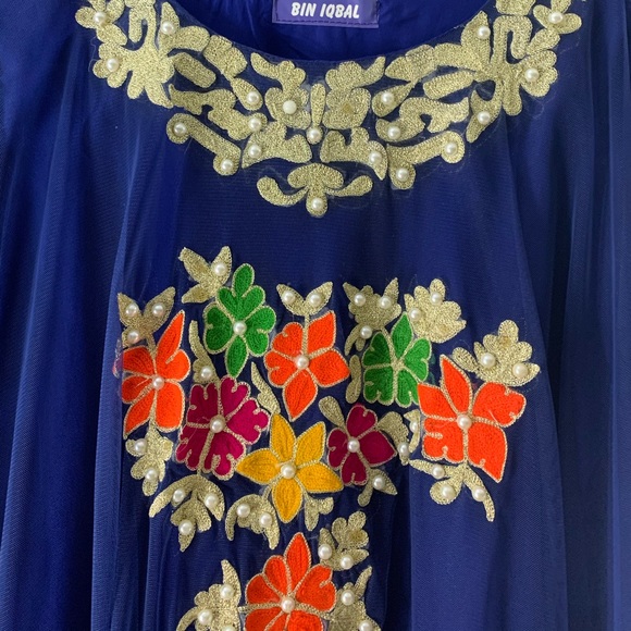 Dress - Picture 3 of 3